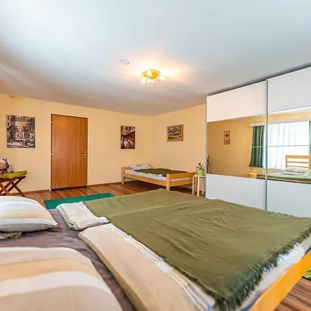 Apartman Lobec * Lobec